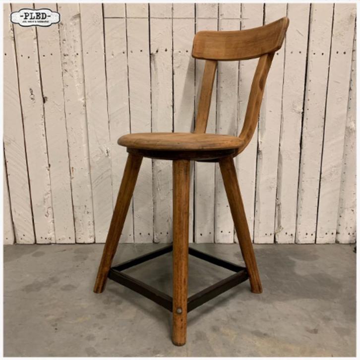 Oude beukenhouten werkplaatsstoel - Ama Bauhaus Industrieel, Antiek en Kunst, Antiek | Meubels | Stoelen en Banken, Ophalen