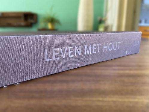 Leven met Hout - C. Martinez Alonso, Boeken, Kunst en Cultuur | Fotografie en Design, Zo goed als nieuw, Ophalen of Verzenden