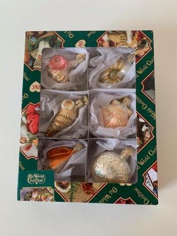 Glazen kerstfiguur / kerstbal/ kerstdecoratie beschikbaar voor biedingen