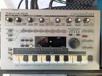 Roland mc-303 groovebox, Muziek en Instrumenten, Drumcomputers, Ophalen of Verzenden, Zo goed als nieuw, Roland