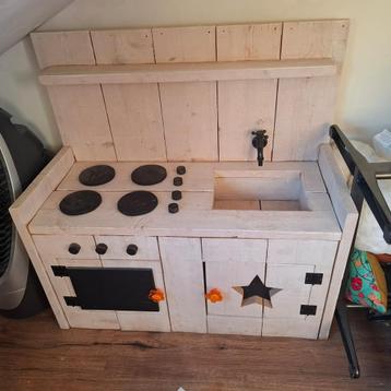 Steiger houten speelkeuken beschikbaar voor biedingen