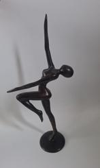 Mooi bronzen beeld danseres.
32 x 6 x 10 cm
500 gram, Ophalen of Verzenden, Zo goed als nieuw, Mens