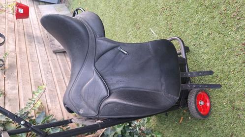 Zeer mooi Wintec Pro Contourbloc dressuurzadel 16,5 inch, Dieren en Toebehoren, Paarden en Pony's | Zadels, Zo goed als nieuw