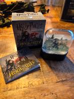 Harry Potter snow globe & sticker boekje Hogwarts castle, ., Ophalen of Verzenden, Zo goed als nieuw, Boek of Poster