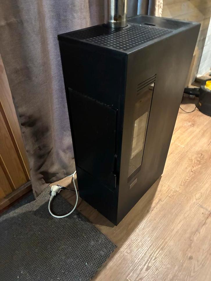 Livin' Pelletkachel Skomo 5 - Efficiënte Verwarming, Huis en Inrichting, Kachels, Nieuw, Vrijstaand, Pelletkachel, Hout, Ophalen