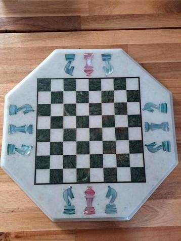 Mooie stenen schaakbord met parelmoer versieringen marmer
 beschikbaar voor biedingen