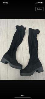 Suede look knie laarzen Bershka, Hoge laarzen, Zwart, Zo goed als nieuw, Bersha