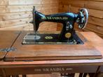 Oude Scandia naaimachine met trapmechanisme., Antiek en Kunst, Antiek | Naaimachines, Ophalen