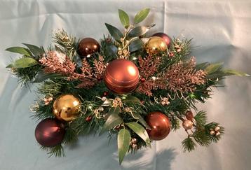 Mooie kerststuk goud, brons met verlichting beschikbaar voor biedingen
