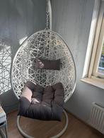 Ei stoel, hangend. Kleur wit met riet. Prima staar, Huis en Inrichting, Ophalen, Overige materialen, Wit, Zo goed als nieuw