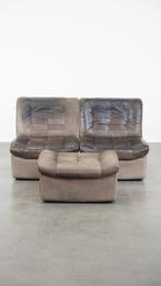 Grijze vintage lederen elementen design bank + hocker, Huis en Inrichting, Banken | Bankstellen, Ophalen, Gebruikt, ., Tweepersoons