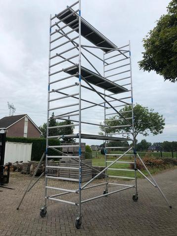 Rolsteiger 8 meter hoog   te huur beschikbaar voor biedingen