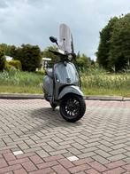 Vespa Sprint nardo grijs full option 2017, Fietsen en Brommers, Scooters | Vespa, Ophalen, Zo goed als nieuw, Benzine, 50 cc