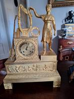 Antieke Empire Pendule met Bronzen Beeld, Ophalen of Verzenden