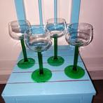 Wijnglazen op groene voet set van 4, Huis en Inrichting, Keuken | Servies, Ophalen, Glas of Glazen, Overige stijlen, Glas
