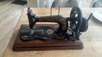 Oude naaimachine., Antiek en Kunst, Antiek | Naaimachines, Ophalen