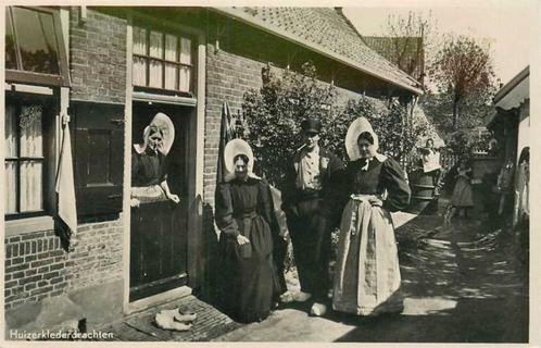 (300-149-023) Nederland Huizerklederdrachten, Verzamelen, Ansichtkaarten | Nederland, Zuid-Holland, Verzenden