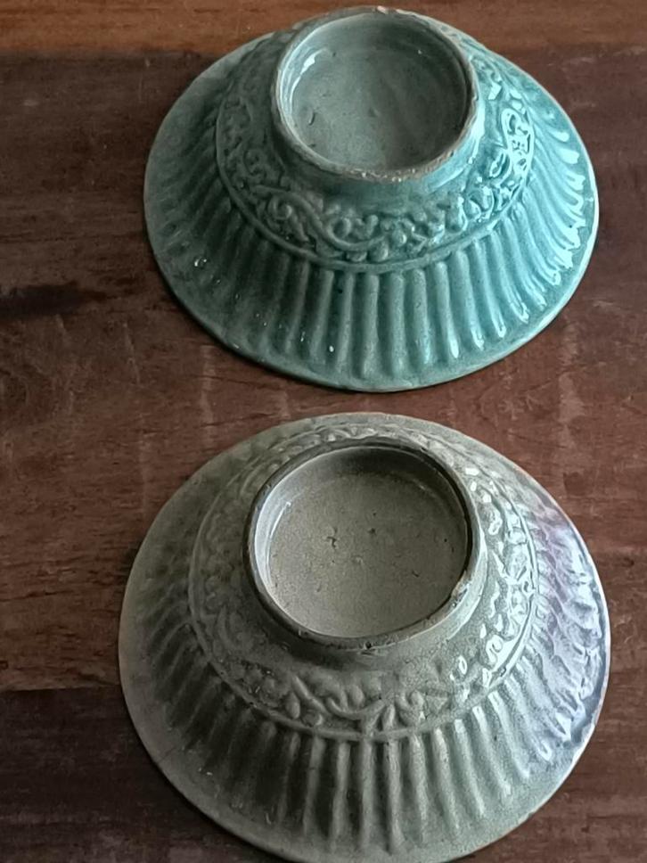 2 antiek Chinees Longquan kommen Ming, Antiek en Kunst, Antiek | Porselein, Ophalen of Verzenden