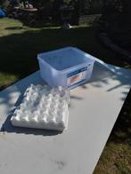 14002) mooie grote eier box  met kunstof rekken, Huis en Inrichting, Ophalen of Verzenden