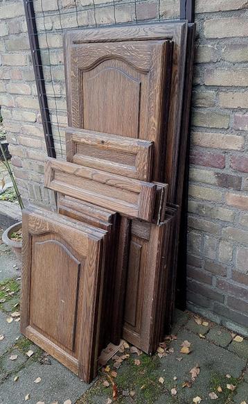 Keukendeurtjes beschikbaar voor biedingen