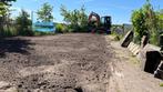 Minigraver met machinist, Ophalen, Tuinaarde
