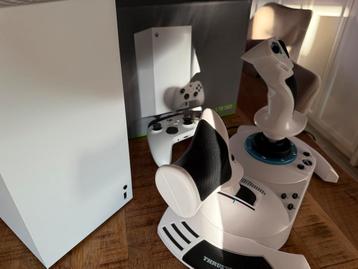 XBOX Series X White Digital Edition met Flight Controller beschikbaar voor biedingen