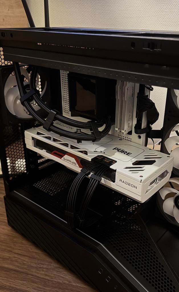 Sapphire PURE Radeon RX 7900 GRE 16GB GDDR6 White, Computers en Software, Videokaarten, Ophalen, AMD, GDDR6, PCI-Express 4