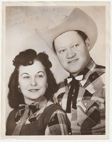 Clyde And Willie Mae Joy grote gesigneerde foto +Clyde jong? beschikbaar voor biedingen