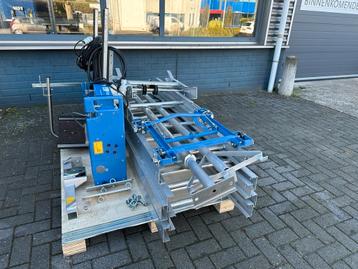 Super nette GEDA 250 kg lift in nieuwstaat 13 mtr met knik beschikbaar voor biedingen