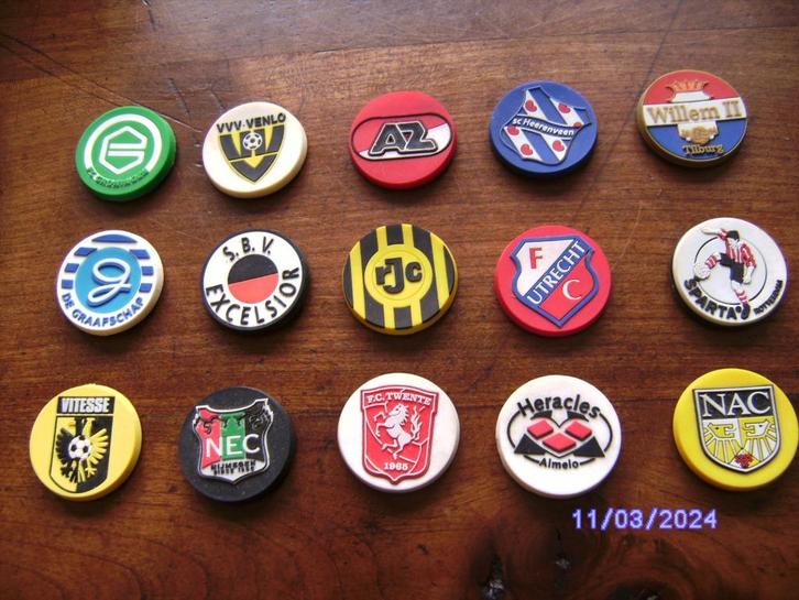 12 voetbal magneet Graafschap NAC FC Utrecht AZ NEC Vitesse, Verzamelen, Sportartikelen en Voetbal, Zo goed als nieuw, Overige typen