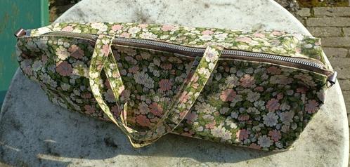 Vintage breitas etui toilettas roze groen bloemenprint, Sieraden, Tassen en Uiterlijk, Toilettassen, Gebruikt, Ophalen of Verzenden