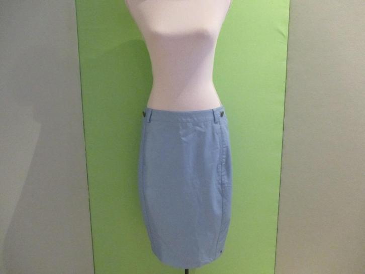 Emma imitatie leren rok maat 38, Kleding | Dames, Rokken, Zo goed als nieuw, Maat 38/40 (M), Blauw, Onder de knie, Verzenden