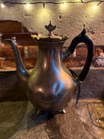 Verzilverde theepot met elegant design, Ophalen