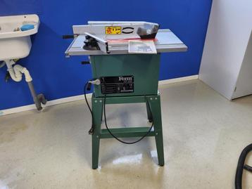 Zaagtafel in zeer goede staat beschikbaar voor biedingen