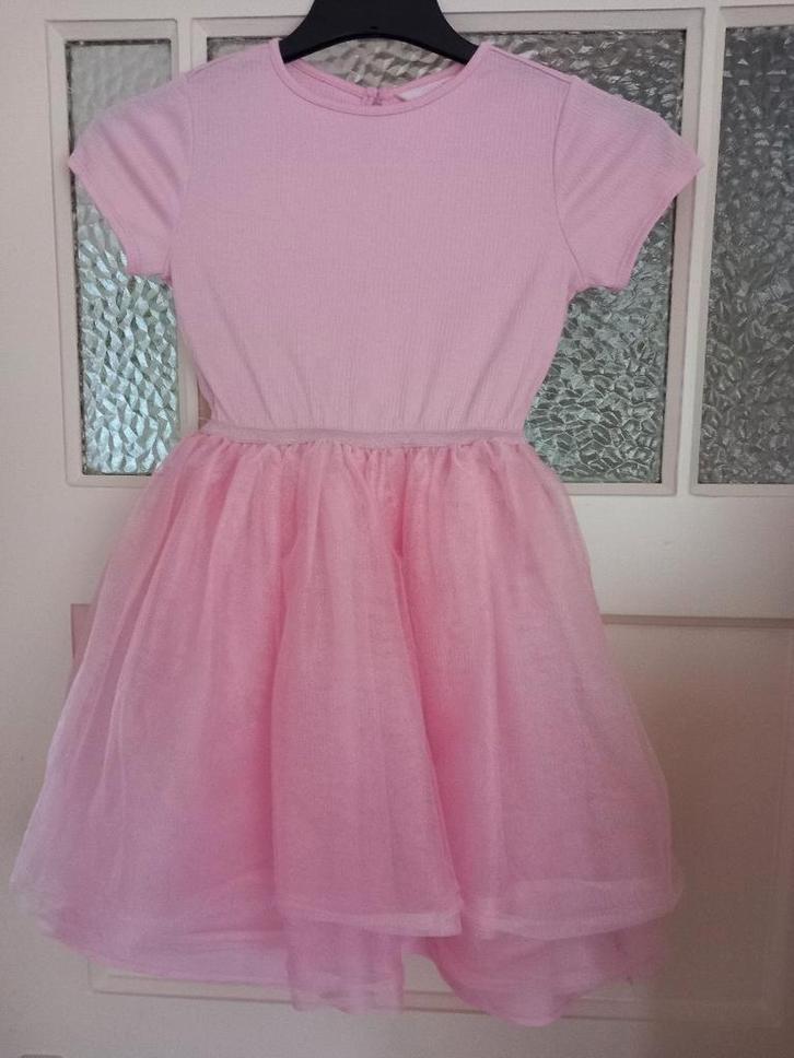 Roze jurkje met tule (Nijmegen oost), Kinderen en Baby's, Kinderkleding | Maat 134, Zo goed als nieuw, Meisje, Jurk of Rok, Ophalen of Verzenden