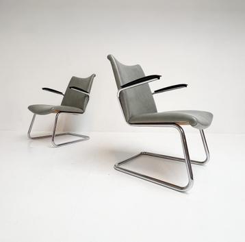 Comfortabele De Wit fauteuil van W.H. Gispen, 1960’s beschikbaar voor biedingen