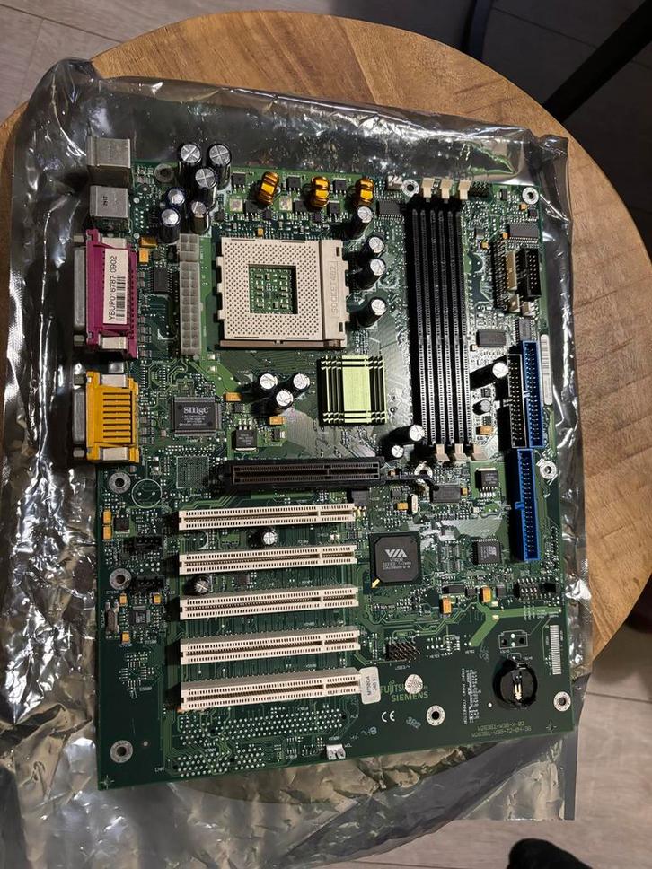 Fujitsu Siemens W26361 Socket 462 Moederbord, Computers en Software, Vintage Computers, Ophalen of Verzenden