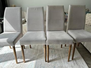 Set van 4 stijlvolle stoelen beschikbaar voor biedingen