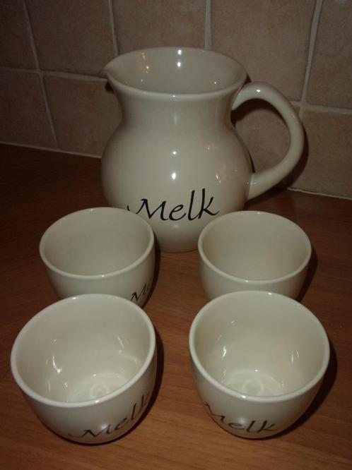 Ter Steege Rijssen melkkan 4 mokken servies melk kan mokjes, Huis en Inrichting, Keuken | Servies, Zo goed als nieuw, Kop(pen) en/of Schotel(s)