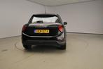 MINI 5-deurs Cooper C Favoured Trim + Package S, Auto's, Mini, Gebruikt, 156 pk, Met garantie (alle), Zwart