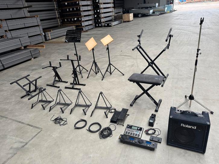 Diverse muziekstandaards en instrumentstandaards, Muziek en Instrumenten, Standaards, Gebruikt, Instrumentstandaard, Gitaar, Ophalen