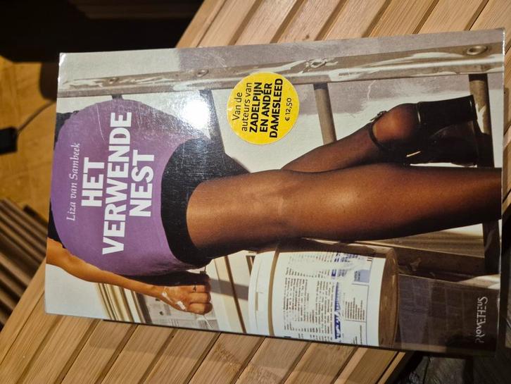 L. van Sambeek - Het verwende nest, Boeken, Literatuur, Zo goed als nieuw, Ophalen of Verzenden