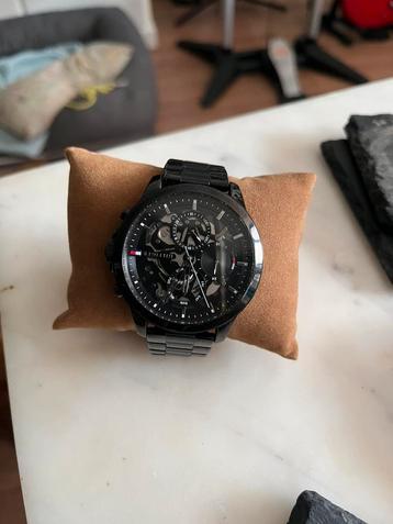 Tommy Hilfiger black stainless steel band skeleton-style beschikbaar voor biedingen