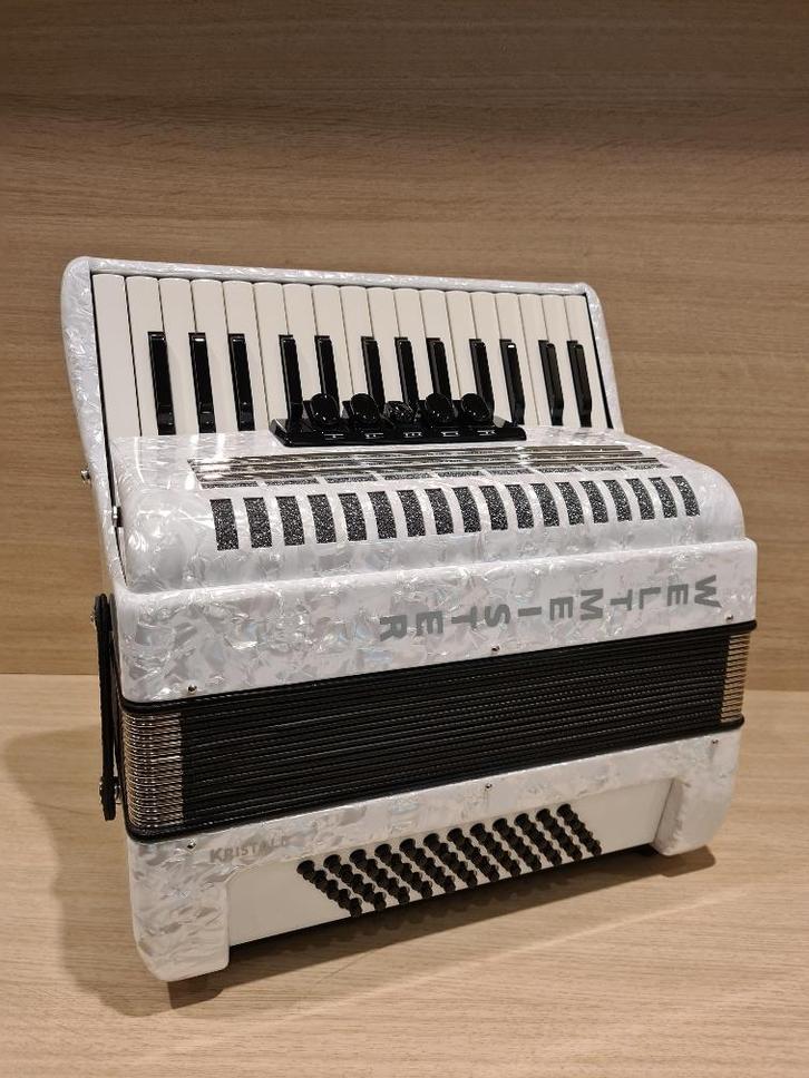 Weltmeister Kristall 30/60 MUSETTE 8/8/8 speciale uitvoering, Muziek en Instrumenten, Accordeons, Nieuw, Toetsaccordeon, 60-bas