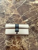 M&C cilinder 32/32 SKG2 te koop met 3 sleutels, Doe-het-zelf en Verbouw, Hang- en Sluitwerk, Ophalen, Gebruikt, Rvs, Slot