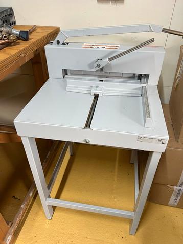 Ideal 3905 snijmachine beschikbaar voor biedingen