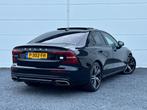 Volvo S60 2.0 Recharge T6 AWD R-Design Org NL Pano Camera Me, Auto's, Automaat, Gebruikt, 4 cilinders, Zwart