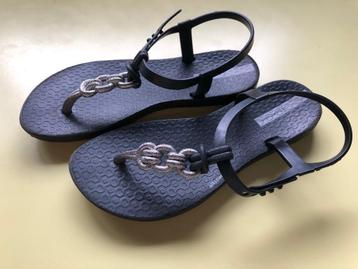 Zwarte Ipanema slippers  in maat 31/32 beschikbaar voor biedingen