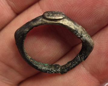 Romeins Zilver Ring Bodemvondst beschikbaar voor biedingen