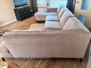 Prachige beige hoekbank van Trendhopper